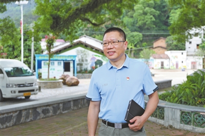 杂亚村的新领导风采